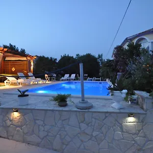Lav Apartmán